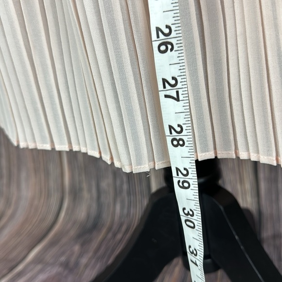 Pleated Pink Skirt - Picture 3 of 8